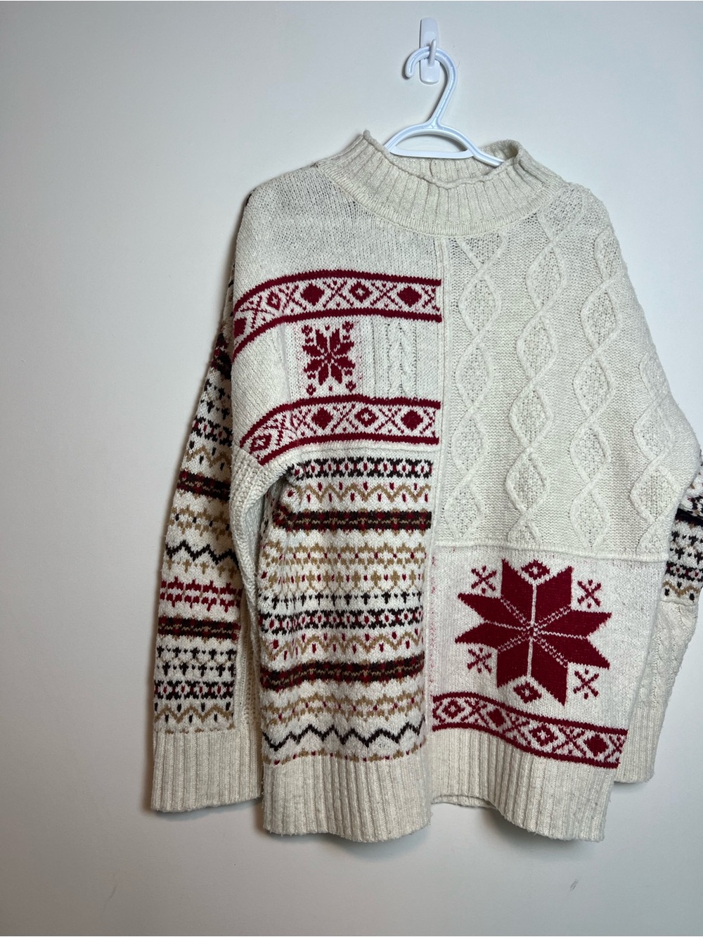 American Eagle Cozy Ivory Fair Isle Cable Turtleneck Sweater with Red Accents-L